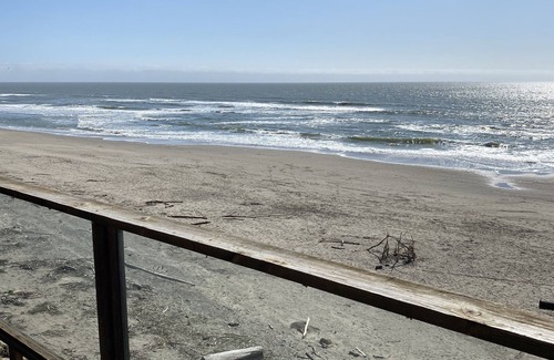 La Selva Beach House | Oceanfront on the Sand - Awesome 4 Bedroom!