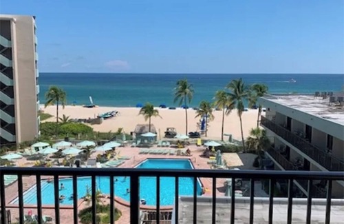 Pompano Beach Resort | Oceanfront Paradise! 1BR/1BTH fully equipped – this lovely resort has it all!