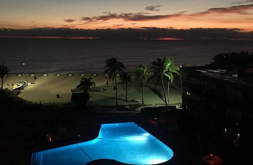 Pompano Beach Resort | Oceanfront Paradise! 1BR/1BTH fully equipped – this lovely resort has it all!