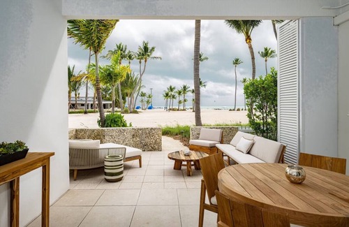 Islamorada House | Oceanfront Paradise Retreat! Outdoor Pool, Pets Allowed, Near Coral Bay Marina