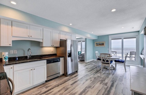 Kill Devil Hills Condo | Oceanfront Penthouse Suite - Pool Views Elevator Endless Views (JY422)