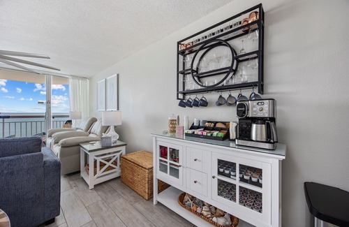 Garden City Condo | Oceanfront Penthouse Level! King bed Recliners Coffee Bar!