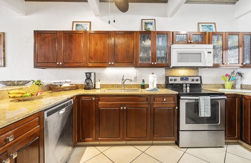 Kailua-Kona Condo | Oceanfront Penthouse - AC, Crashing Waves, Spectacular Sunsets, Surfers, Turtles