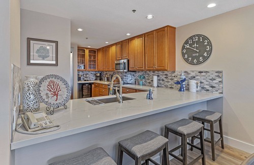 Kahana Condo | Oceanfront Penthouse at Sands of Kahana|3BR/3BA|3 Lanais|Panoramic Views