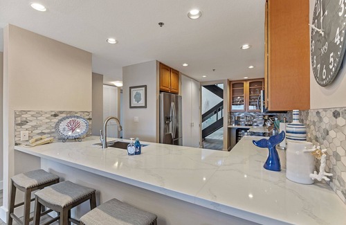 Kahana Condo | Oceanfront Penthouse at Sands of Kahana|3BR/3BA|3 Lanais|Panoramic Views