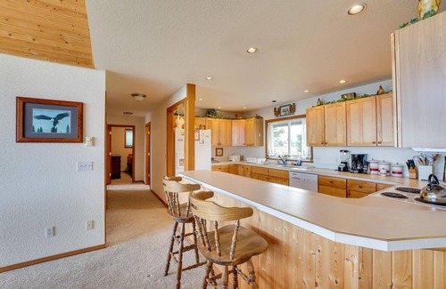 Port Angeles House | Oceanfront Port Angeles Home w/Mountain View!