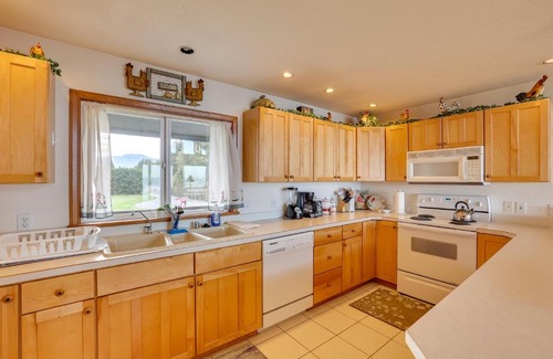 Port Angeles House | Oceanfront Port Angeles Home with Mountain View!