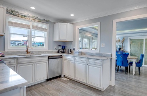 Atlantic Beach House | Oceanfront Private Beach House w/Private Hot Tub + Free Attraction Tickets!