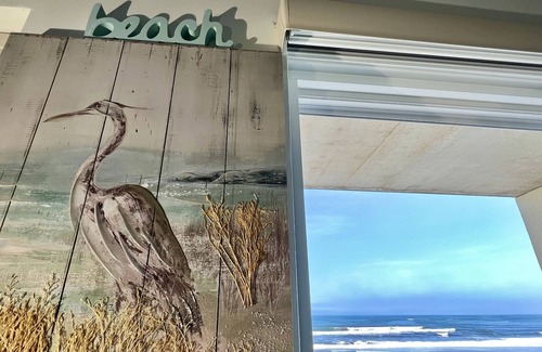 Hampton Condo | Oceanfront, private balcony, stunning panoramic views of the Atlantic