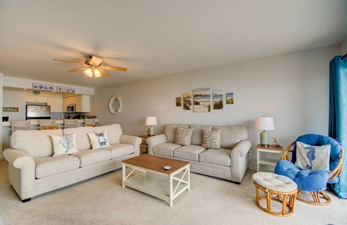 Topsail Beach Condo | Oceanfront Queen's Grant Condo - Pool, Boat Ramp, Dock