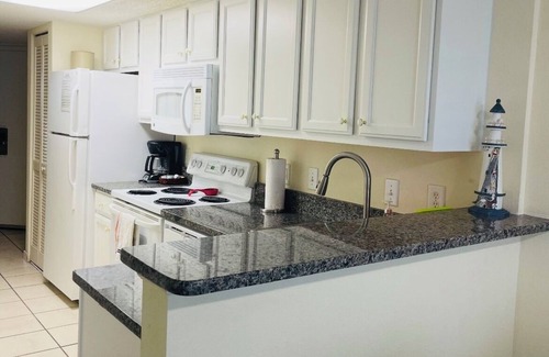 Crescent Beach Condo | OceanFront Refreshed King Suite Pools&HotTub&LzyRiver