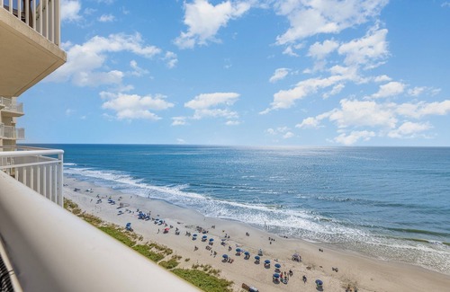 Crescent Beach Condo | OceanFront Refreshed King Suite Pools&HotTub&LzyRiver