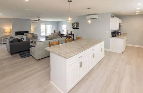 Virginia Beach Apartment | Oceanfront Resort, 1 Block2 Beach304