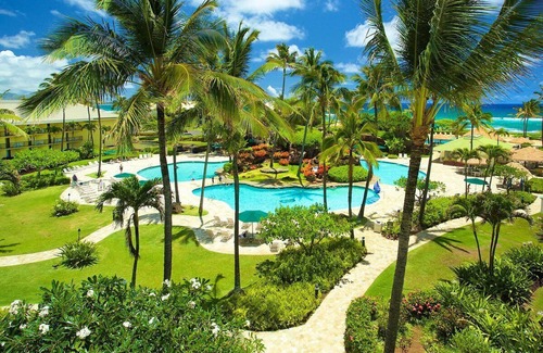 Hanamaulu Condo | Oceanfront Resort, 4 pools, 75 foot waterslide, restaurants on site