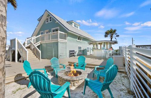Vilano Beach House | Oceanfront, Serenity Under the Sea, Tiki Bar and Grand Deck!