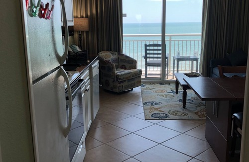 Myrtle Beach Condo | Oceanfront Spacious One Bedroom Condo
