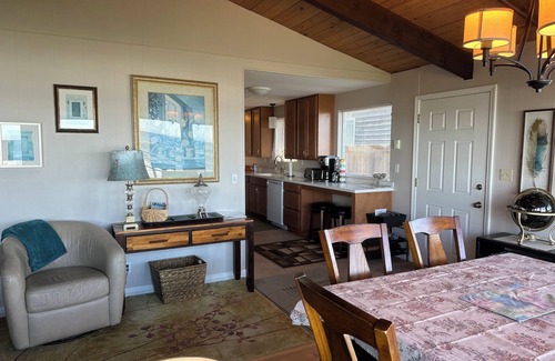 Yachats House | Oceanfront Splendor at Yachats Sunset, Front Row to Ocean and Tidepools