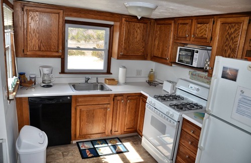 East Sandwich Cottage | Oceanfront - Spring Hill Beach - Sleeps 6