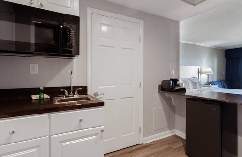 Litchfield by the Sea Apartment | Oceanfront Studio with Private Porch 1st Floor