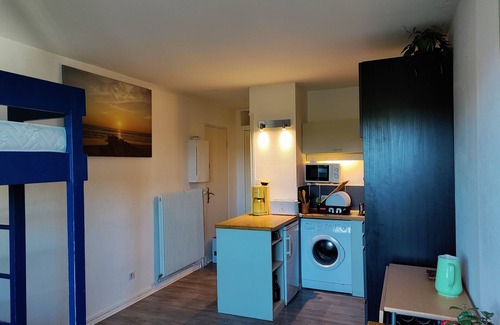 Le Penon Apartment | Oceanfront studio above the pines