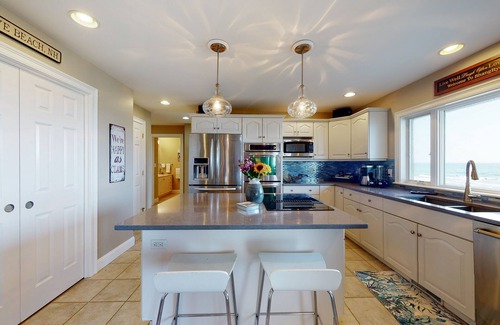 Rye House | Oceanfront Stunner w/Kayaks, Beach Gear, Fireplace, Amazing Water Views & Pond