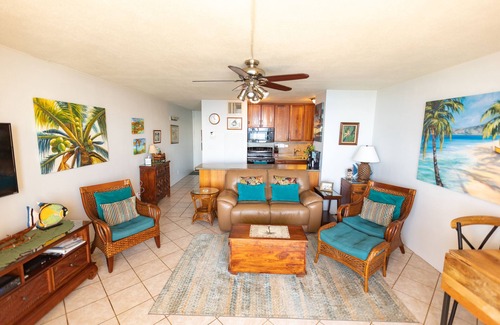 Kihei Condo | Oceanfront Sugar Beach 525 Tropical Condo, on the Beach,