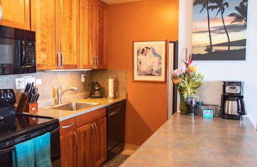Kihei Condo | Oceanfront Sugar Beach 525 Tropical Condo, on the Beach,