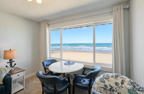 Lincoln City House | Oceanfront Suite - Top Floor - Pool and Sauna - Sleeps 6