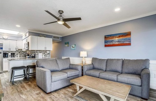Duck Apartment | Oceanfront SunSational Setting2 In heart of Duck