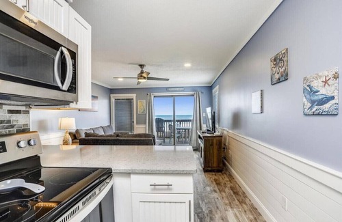 Duck Apartment | Oceanfront SunSational Setting2 In heart of Duck