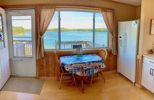 Sullivan Apartment | OCEANFRONT - Taunton Bay Retreat