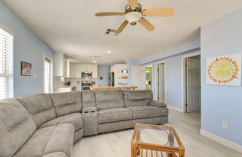 Surfside Beach House | Oceanfront Texas Retreat: Near Surfside Beach!