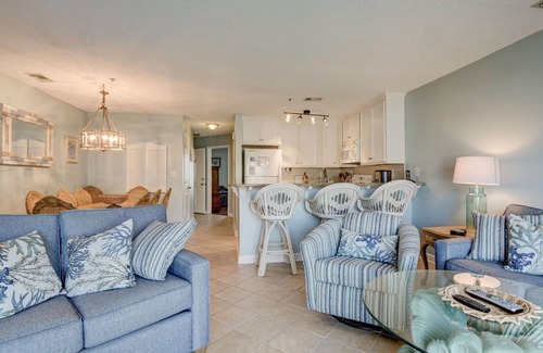 North Topsail Beach House | OCEANFRONT 2 BEDROOM 2 BATH CONDO