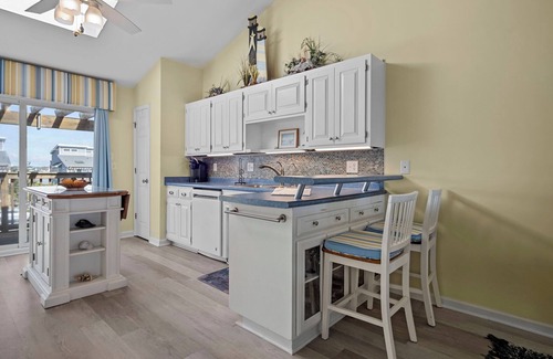 McCutcheon Field House | Oceanfront Family Retreat with Dolphin Views & 3 Decks