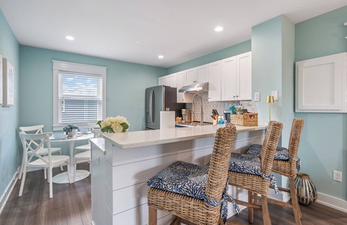 Sneads Ferry Condo | Oceanfront 2BR/2BA Condo w/Balcony Linens Included
