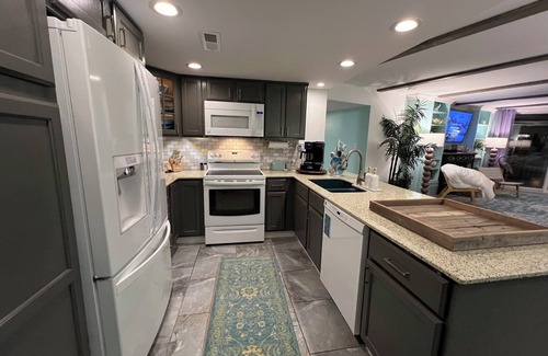McCutcheon Field Condo | Oceanfront Luxury, Bikes,Paddle-boards, Kayak,Surfboard are Included