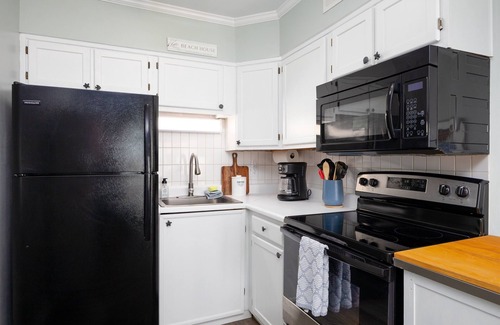 Sneads Ferry Condo | Oceanfront Bliss at "Wave Raider" -Perfect Getaway