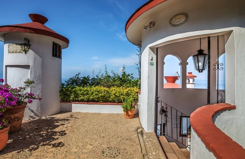 South Shore Hotel Area Villa | Oceanfront Villa - Amazing Views