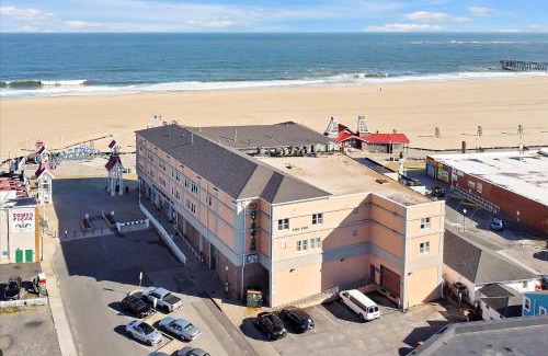 Ocean City Apartment | Oceanfront Villa 3 (105) Boardwalk Oceanfront