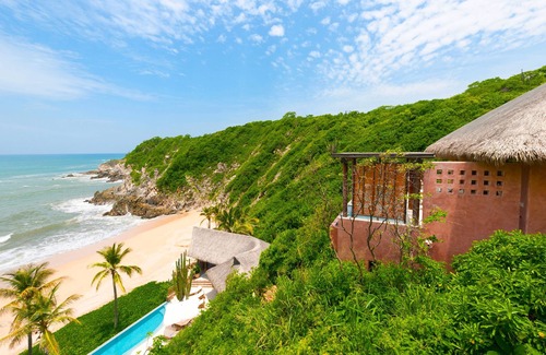 Santa Maria Huatulco Villa | Oceanfront Villa in Gated Community + Amenities