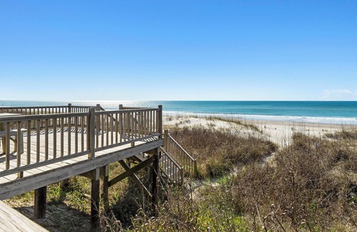 Emerald Isle House | Oceanfront West side of 1/2 Duplex with 2 Bedroom & 2 Bathrooms