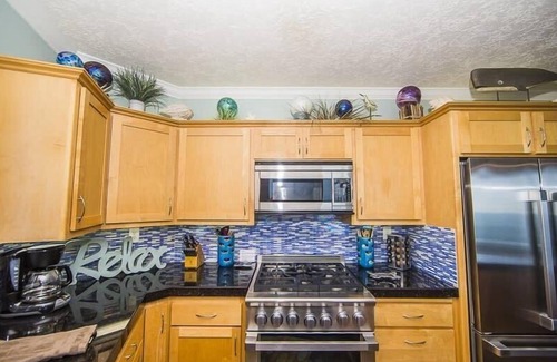 Depoe Bay Condo | Oceanfront, Whales & Hot Tub | The Pointe