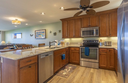 Kahaluu Bay Condo | Oceanfront with AMAZING Views and AC! 2 Bedroom, 2 Bath Corner Unit KKSRC #3104
