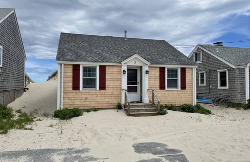 East Sandwich Cottage | Oceanside 3 - Waterfront escape at East Sandwich Beach