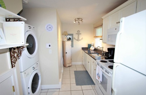 East Sandwich Cottage | Oceanside B - Coastal East Sandwich Retreat w/ocean views, washer/dryer!