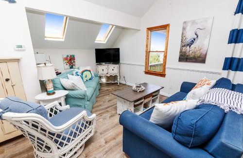 Whalehead Beach House | Oceanside, close to beach & shopping! WC904, What's Up Beaches