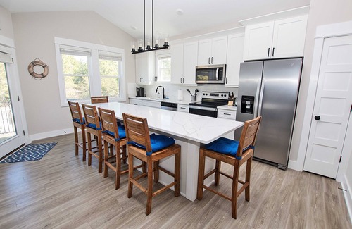 Corolla House | Oceanside, Comm Pool! Lighthouse Views! Close to beach, BC18B, Oh Whale