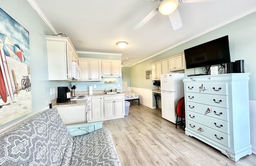 Atlantic Beach Condo | OCEANSIDE COMMUNITY Private Beach Access Pool WiFi Kitchen BBQ Grill