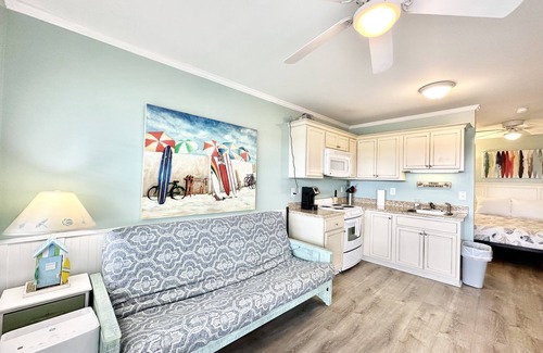 Atlantic Beach Condo | OCEANSIDE COMMUNITY Private Beach Access Pool WiFi Kitchen BBQ Grill