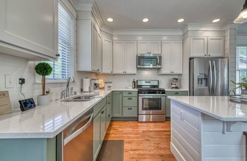 Seabrook House | Oceanside - Dog Friendly - 3pm Checkout